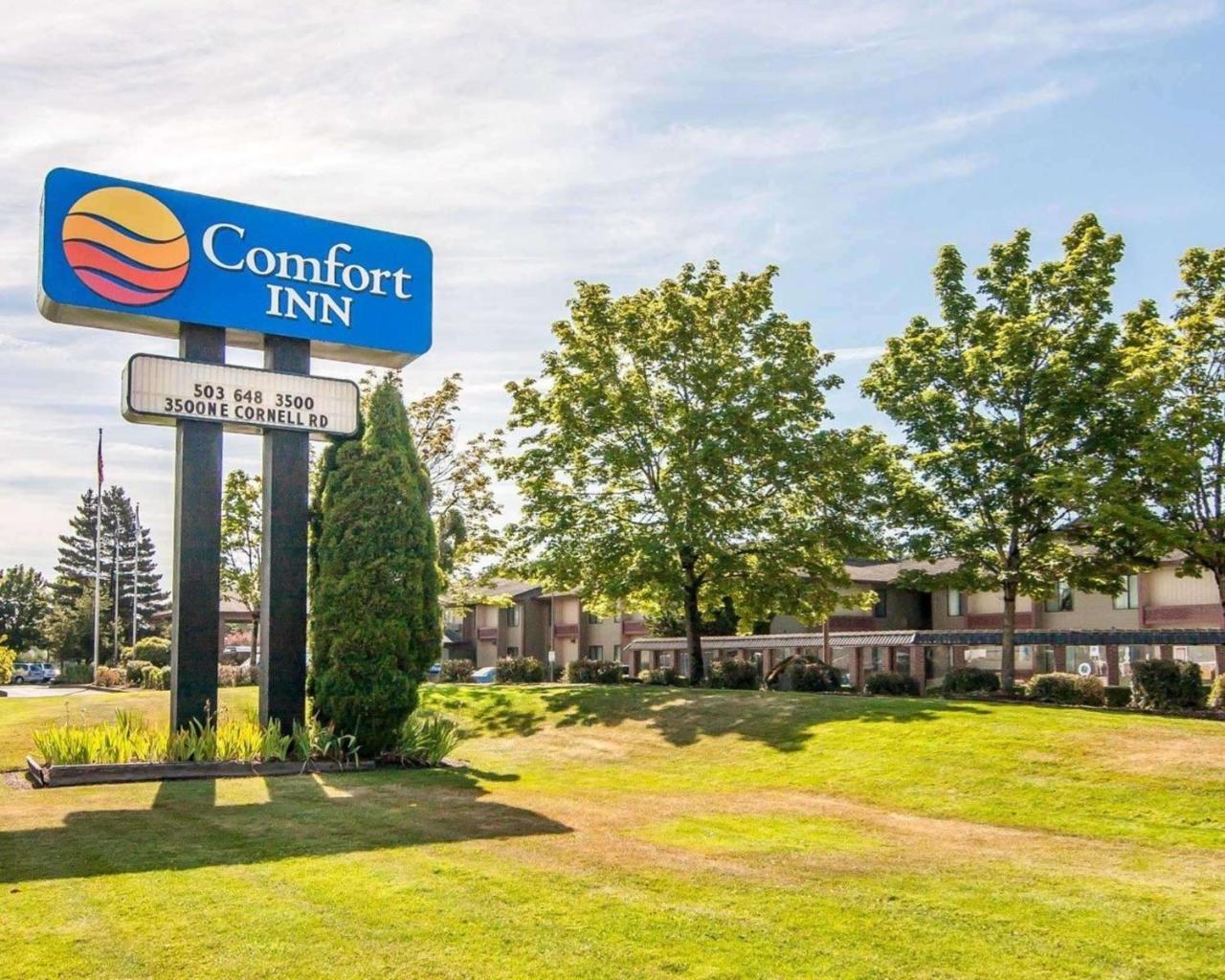 Comfort Inn Conference Center Хилсборо Экстерьер фото